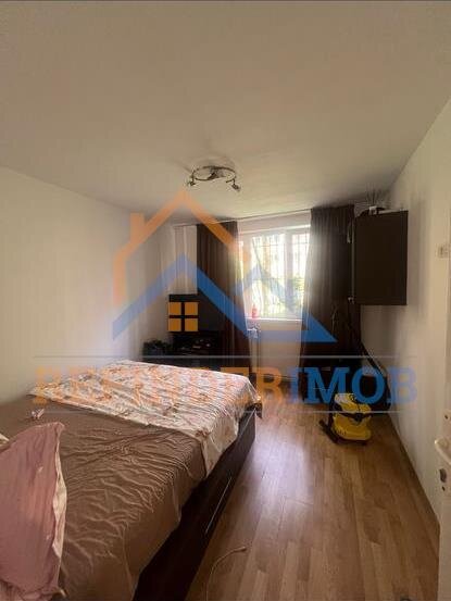 Titan Apartament de vanzare cu 2 camere, zona Titan - Metrou 1 Decembrie 1918